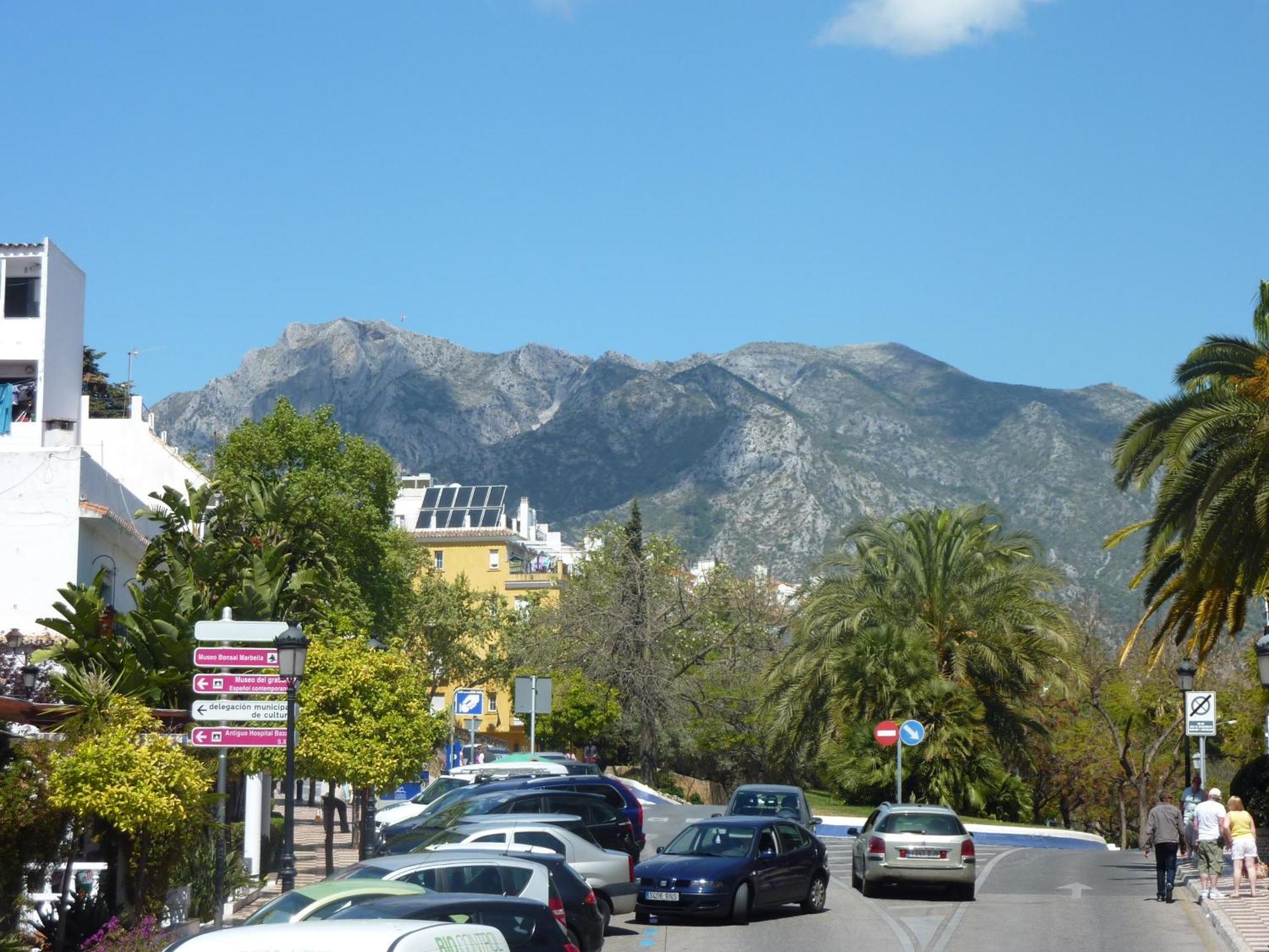 Hostal Berlin Marbella Exterior photo