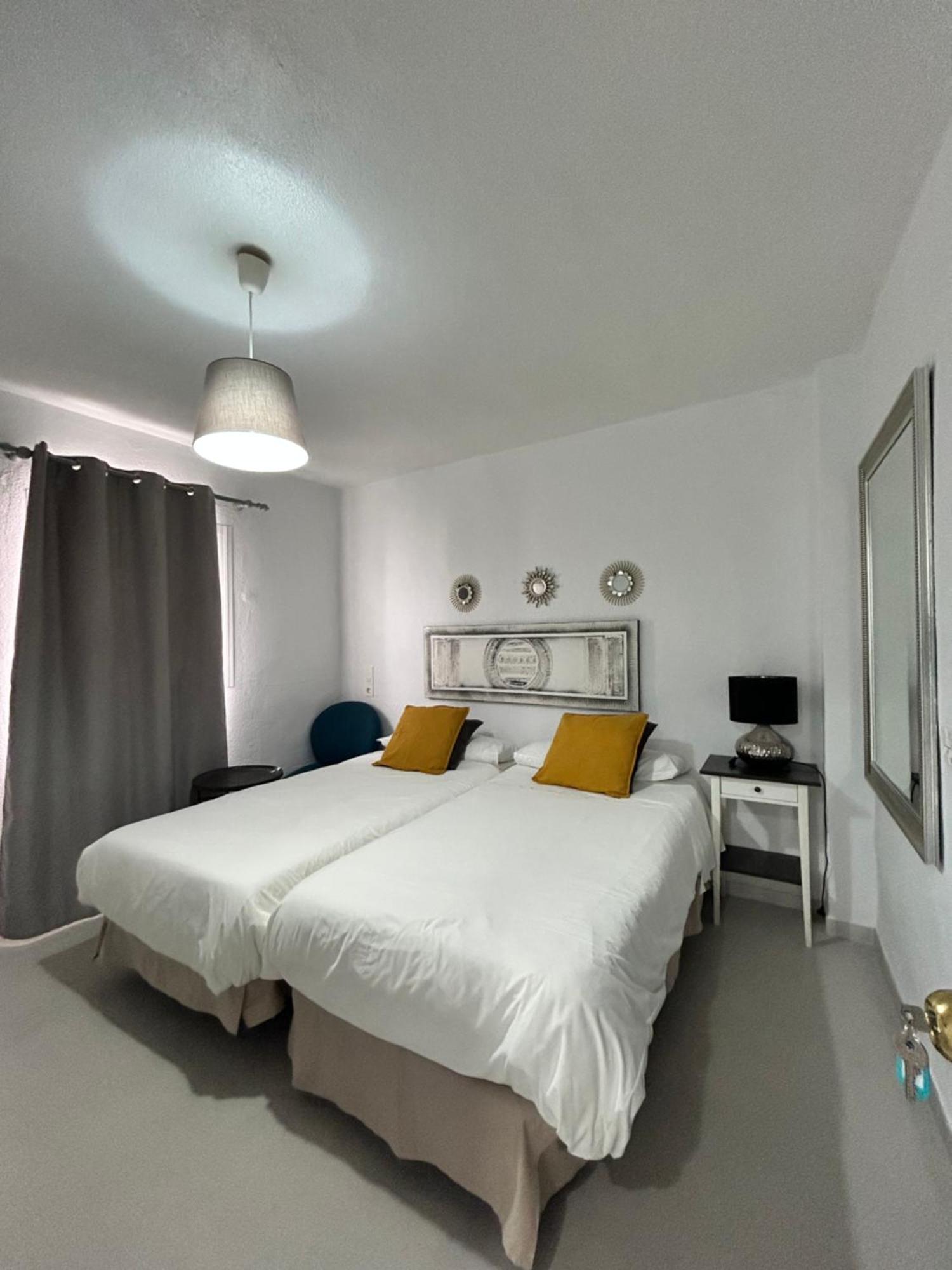 Hostal Berlin Marbella Exterior photo